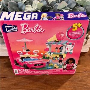 NWT Barbie Pink Convertible & Ice Cream Stand Set